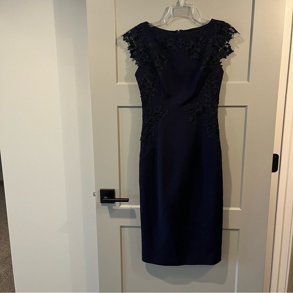 NWT Lela Rose 2 Navy Blue Lace-Embroidered Wool Crepe Sheath Midi Dress $1590 - Picture 5 of 6